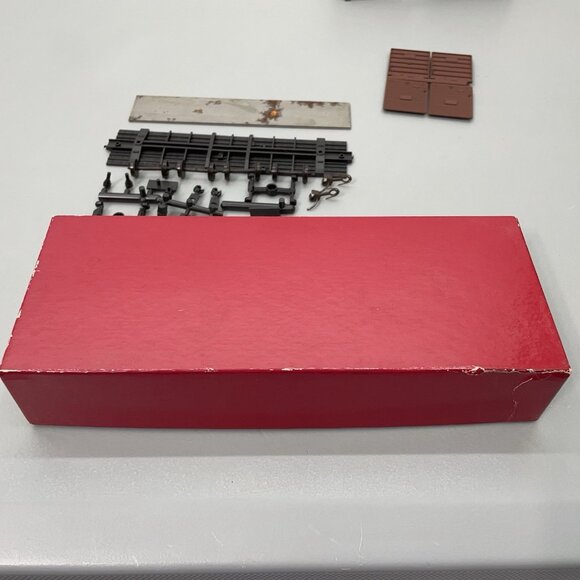 Vintage HO Branchline Seaboard SAL Silver Comet 40’ Boxcar 24863 Train Car Kit - Picture 13 of 16